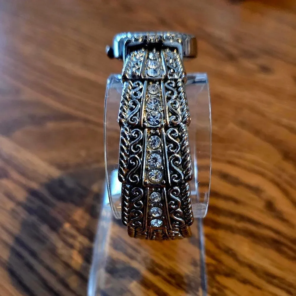 ACCUTIME WATCH CORP. Silver And Crystal Watch STATEMENT MAKING